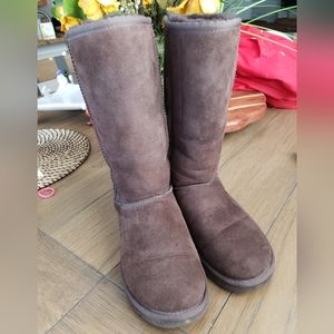 Ugg Women’s Classic Tall II Boot in Chocolate